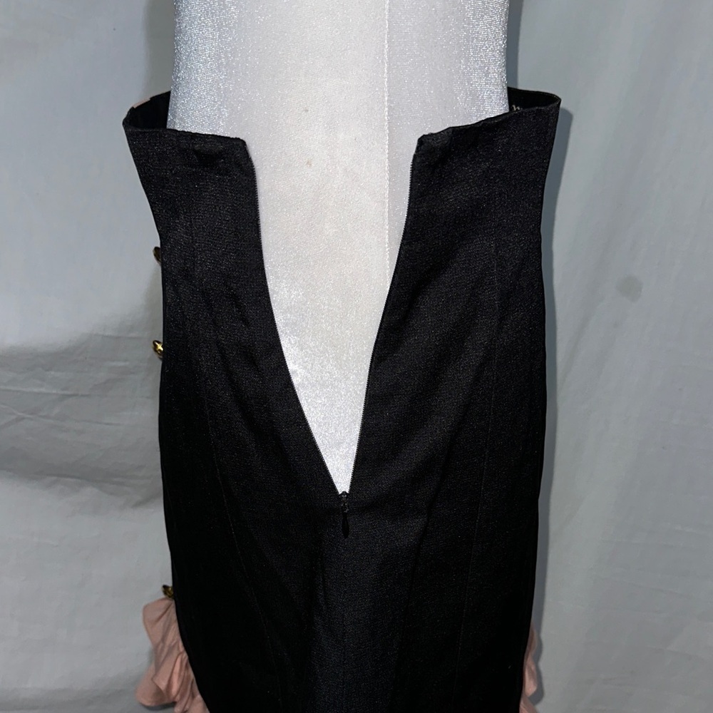 Twelve by Twelve Black and Pink Ruffle Button Skirt size medium - Picture 3 of 8